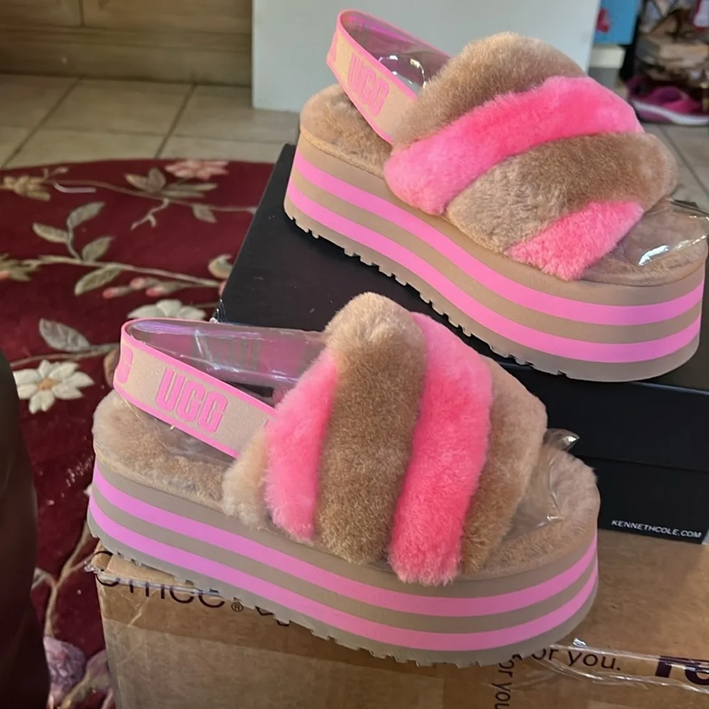 UGG Disco Stripe Slide in Pink and Tan Sz 7 - Picture 2 of 10
